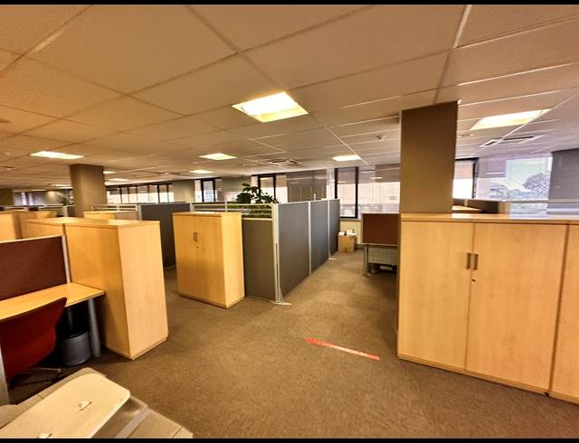 9,657M² OFFICE TO LET IN PARKTOWN